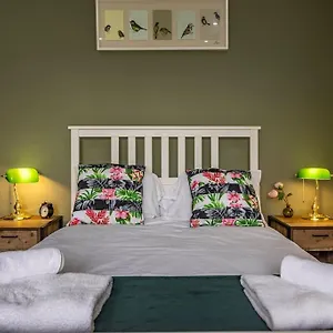 Dovecote House Beeston Private Parking 15mins From Centre Close To Qmc Hospital Holiday home Nottingham